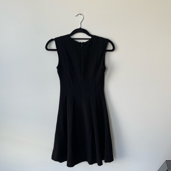 Dynamite Dress - Picture 2 of 2